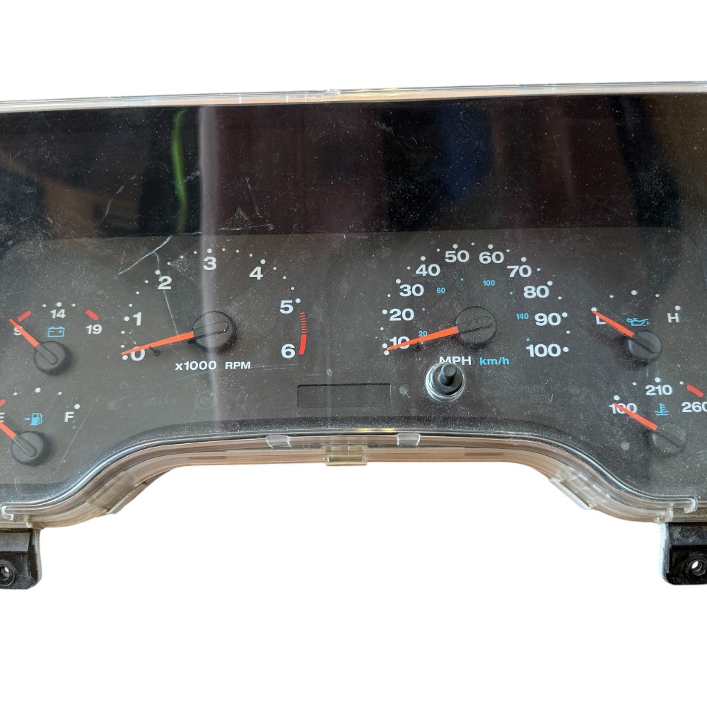 2005-2006 Jeep Wrangler TJ Speedometer Cluster Gauge 101K 56010678AE