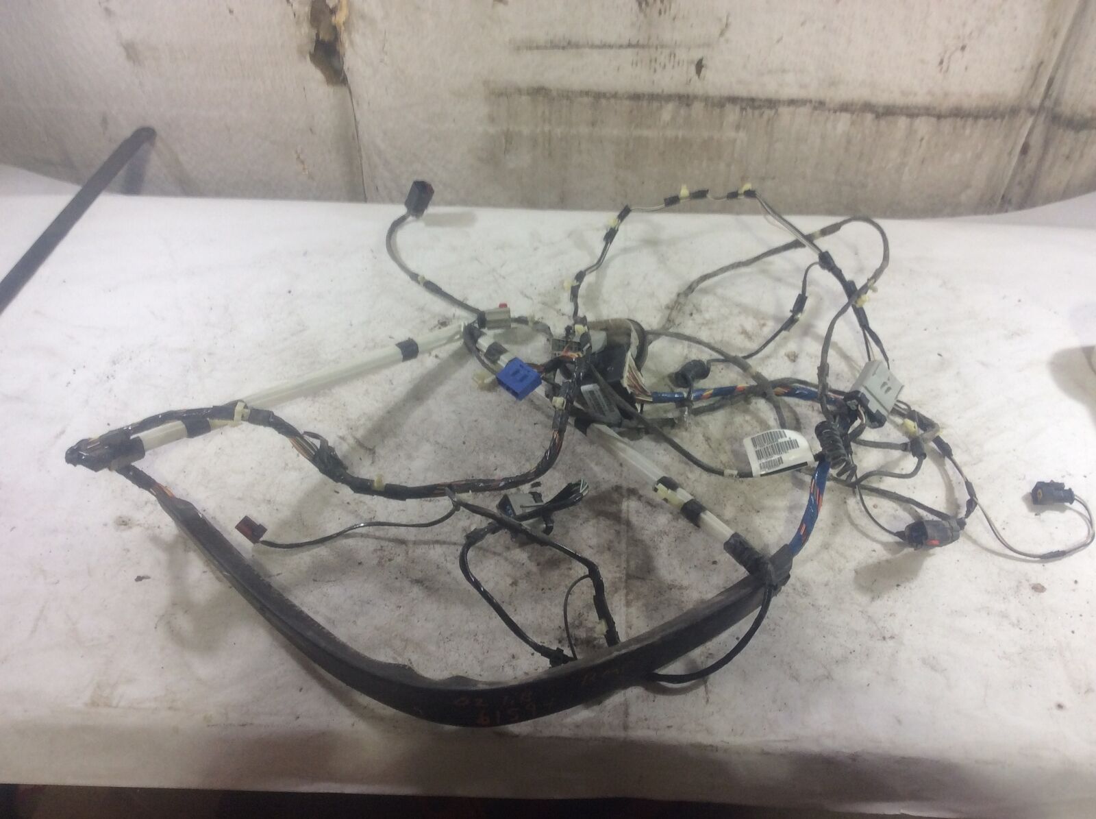 Interior Body Wiring Harness Mopar OEM 2003 KJ 56010086AE