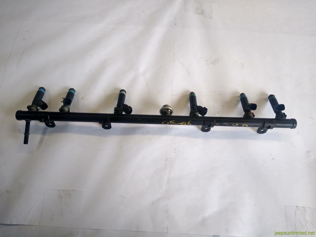 Wrangler TJ LJ Fuel Rail Assembly with Injectors 4.0L 6 Cylinder 05-06 05014496AD