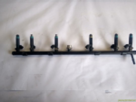 Wrangler TJ LJ Fuel Rail Assembly with Injectors 4.0L 6 Cylinder 05-06 05014496AD