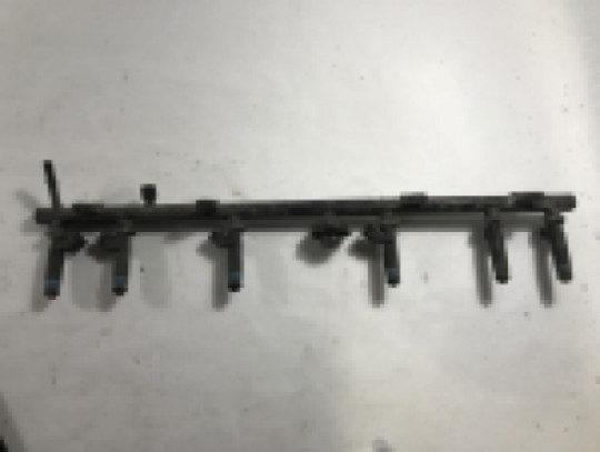 TJ XJ WJ Fuel Rail with Injectors 4.0L 6 Cylinder 05014496AC 1999-2004