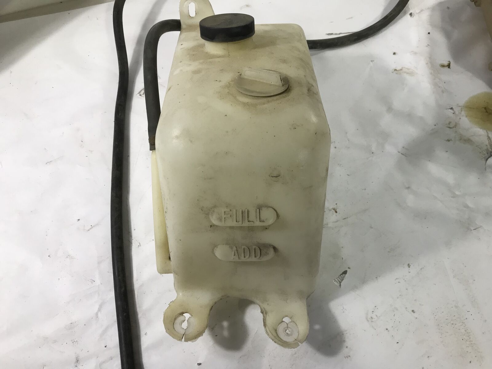 Jeep Grand Cherokee Coolant Overflow Bottle Reservoir Tank  52005183 1993-1996