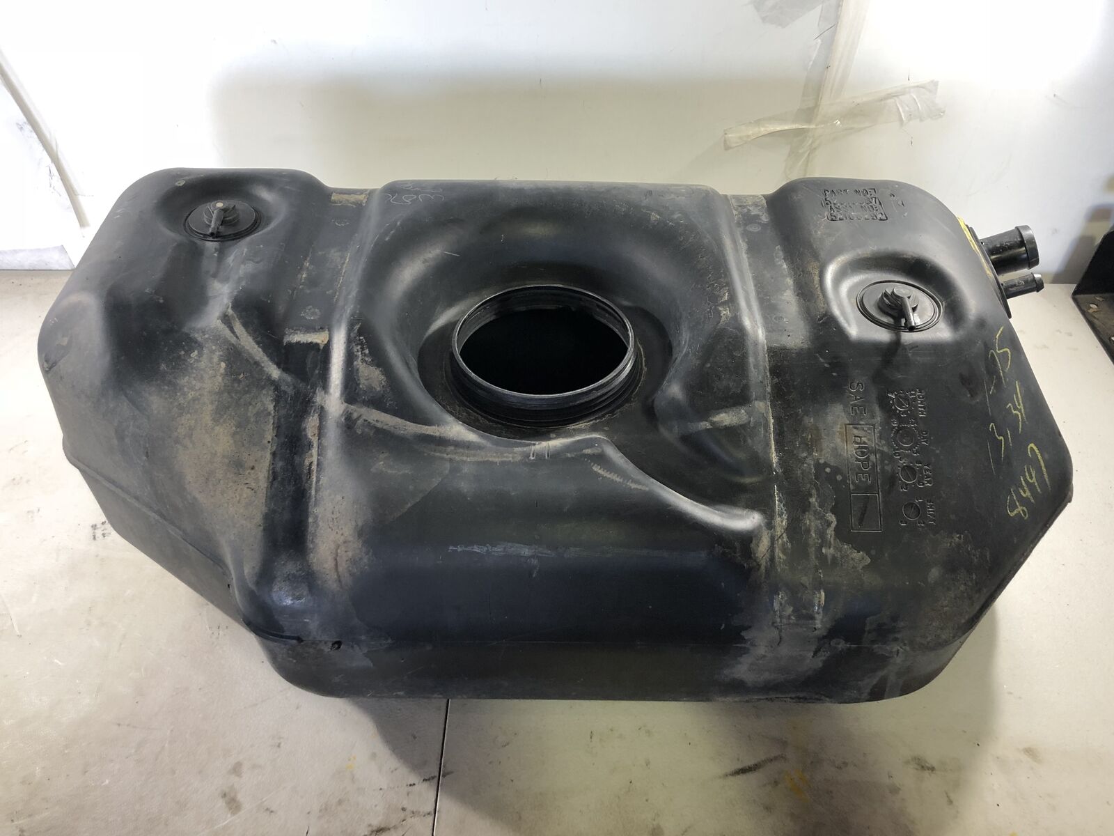 Wrangler TJ Gas Fuel Tank Poly Plastic Fuel Container 19 Gallon 52018768 1997-2002