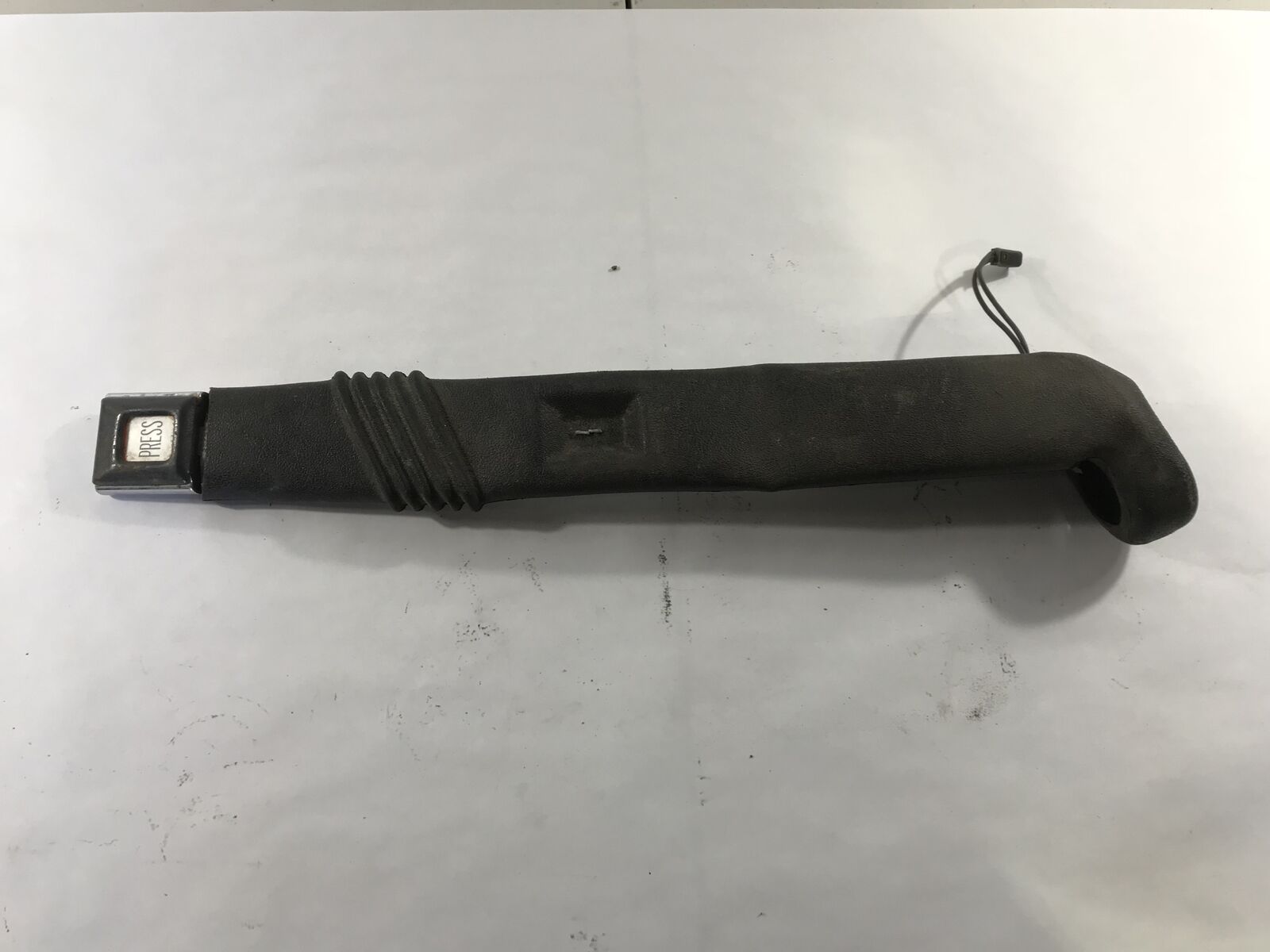 Wrangler YJ Front Seat Belt Buckle Driver Left Female  91-95 YJ 55027661