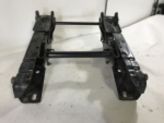 Wrangler TJ LJ Front Passenger Seat Bracket Right 05175261AA 2003-2006