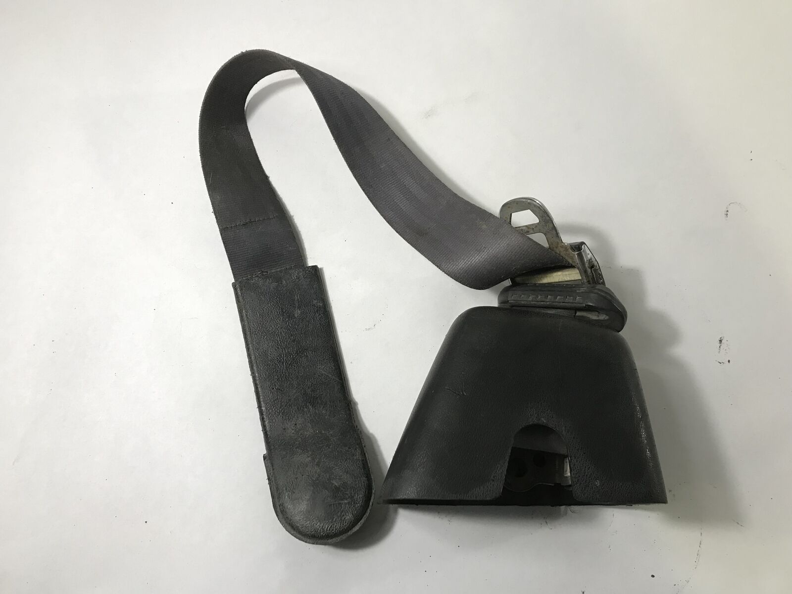 Wrangler YJ Rear Seat Shoulder Belt Left Driver Side LH 55217083 1992-1995
