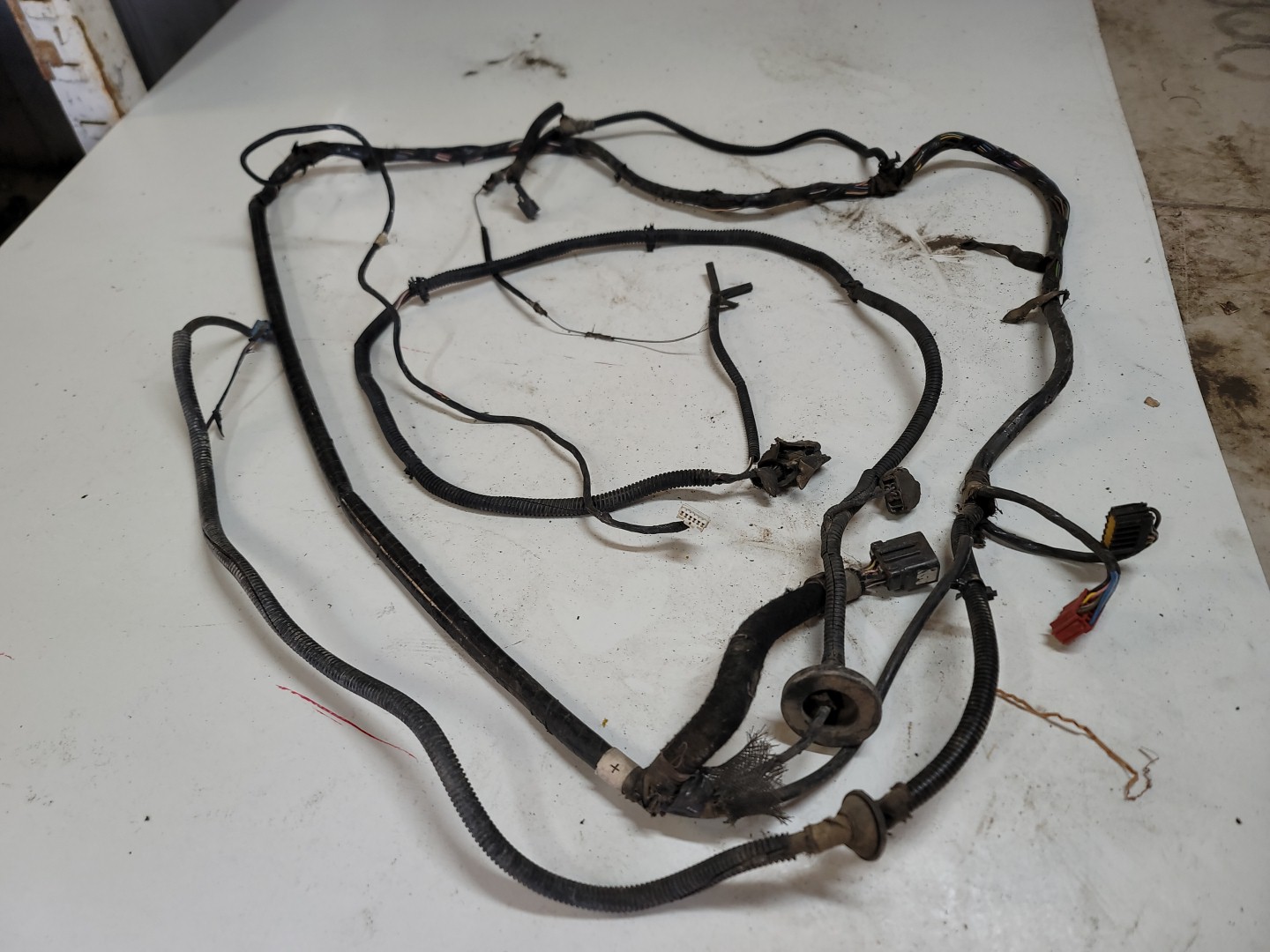 97 TJ Rear Body Wiring Harness with Sound Bar Tail Light 56010164