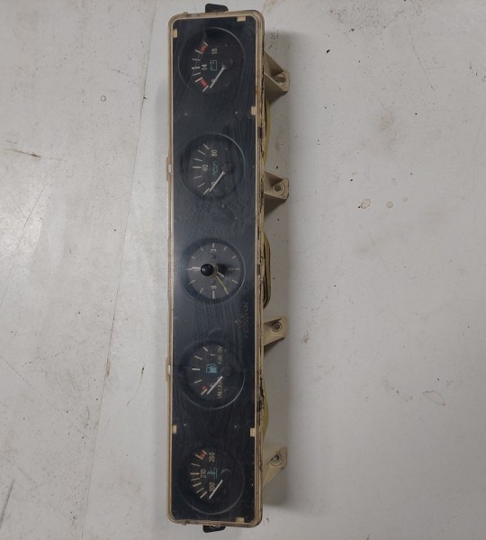 Wrangler YJ Center Gauge Cluster Fuel Oil Volt Clock Instrument 1987-1991