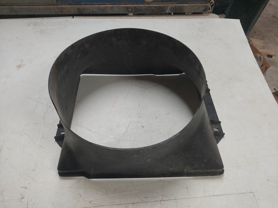 Wrangler YJ 2.5L 4 Cylinder Cooling Fan Shroud 52040239 1987-1995