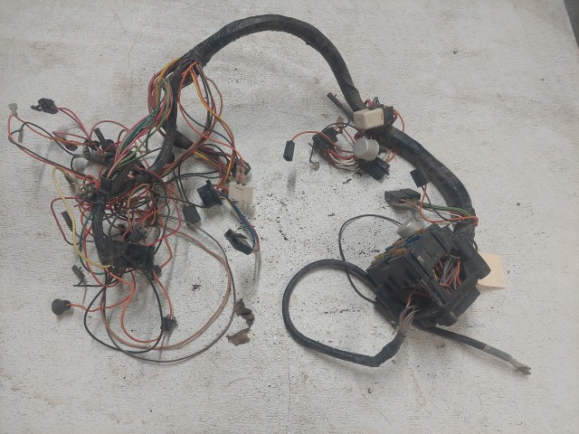 CJ Dash Harness 1983 -1986 501919