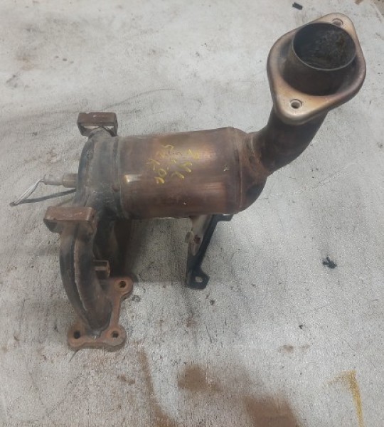 Wrangler TJ 2.4L Exhaust Manifold and Catalytic Converter