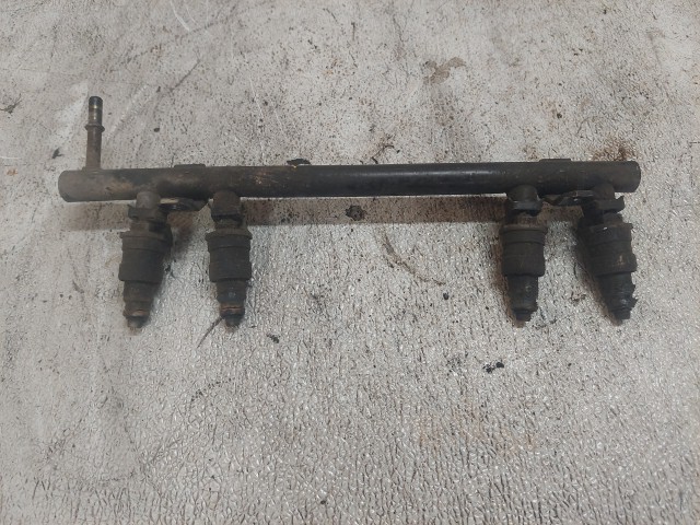 Wrangler TJ Fuel Rail Injectors 2.5L 4 Cylinder 97-02