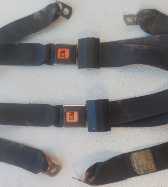 Wrangler YJ Rear Seat Belt Set Buckles Receivers Lap Belts 87-91
