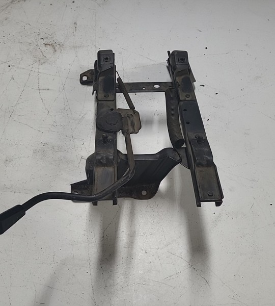 Cherokee XJ Seat Bracket Passenger Right up to 1994