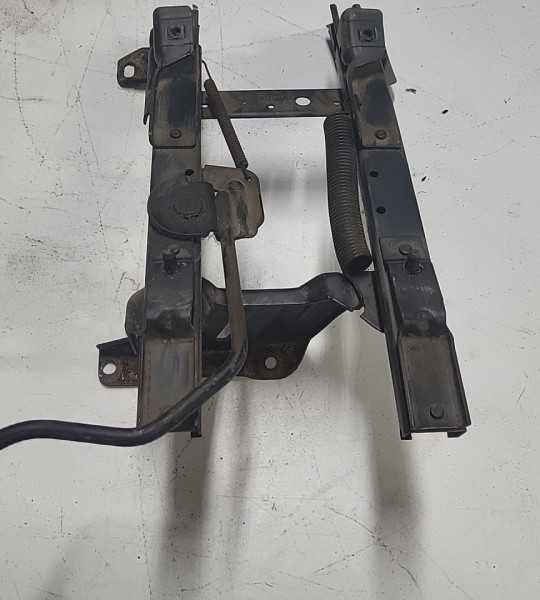 Cherokee XJ Seat Bracket Passenger Right up to 1994