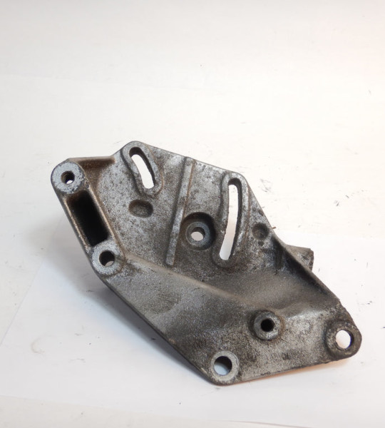 Wrangler YJ Power Steering Bracket 4.0L 92-95 53007617