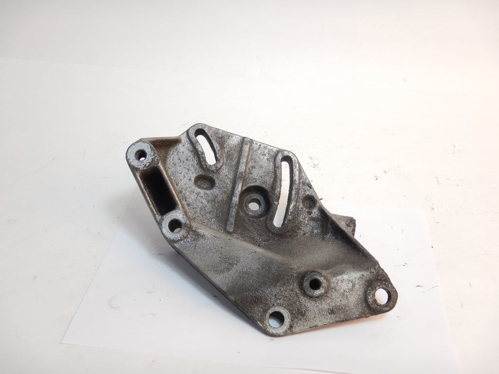 Wrangler YJ Power Steering Bracket 4.0L 92-95 53007617