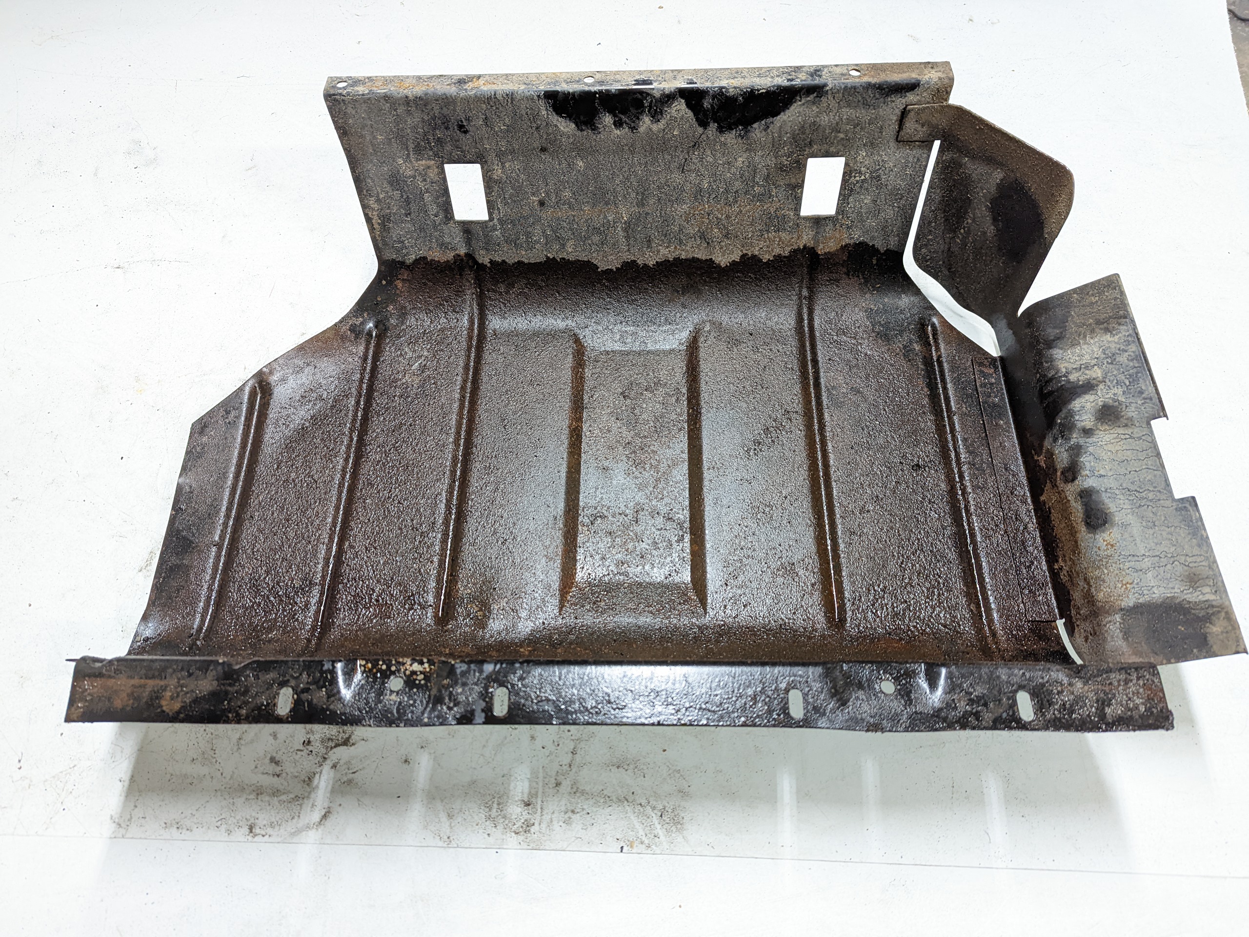 Wrangler YJ Fuel Tank Skid Frame Plate 20 Gallon Poly 52006870 1987-1995